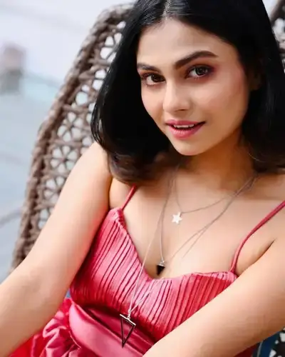 Call Girls Service in Ballarpur